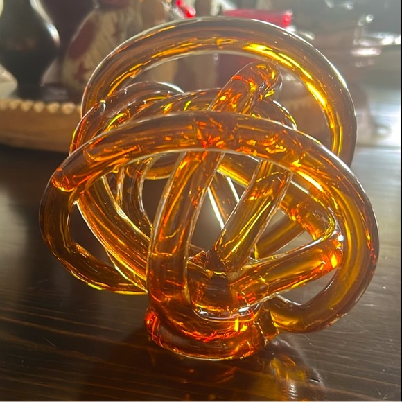 Large Blown Glass Amber Infinity Knot Rope Twisted Glass Sculpture. - Picture 6 of 9